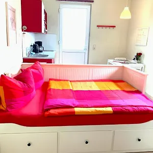 Senfbude - Klein Aber Fein - Wunderschönes Studio-apartment Mit Terrasse Und Stellplatz , Leipzig Deutschland